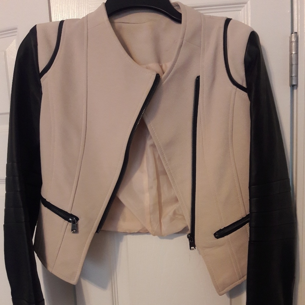 NWOT Crop jacket